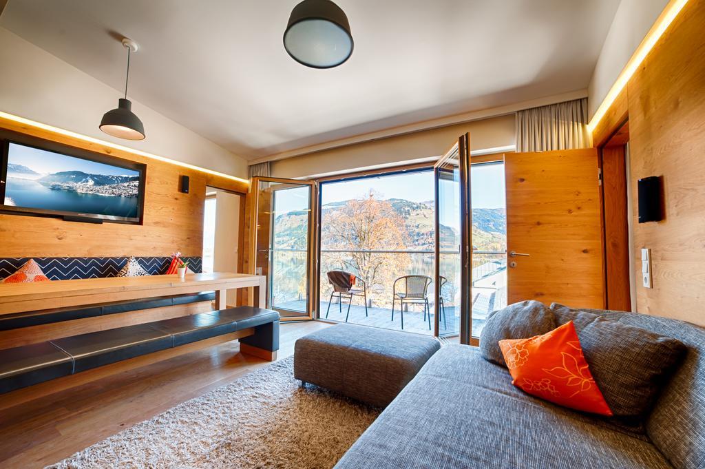 Living Max Hotel 4*